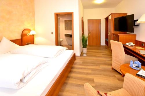Landgasthof Hotel Scheubel - image 7
