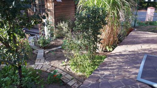 花園, Ferienwohnung Birkenwerder bei Berlin mit Terrasse und kleinem Garten in 比肯韋德