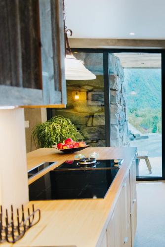 Ein heilt spesiell låve i Røldal (Ein heilt spesiell lave i Røldal) in ลอฟทุส