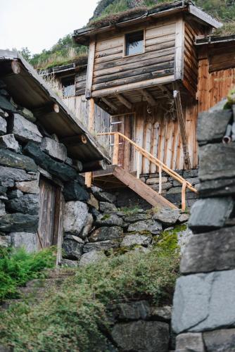 Ein heilt spesiell låve i Røldal (Ein heilt spesiell lave i Røldal) in ลอฟทุส