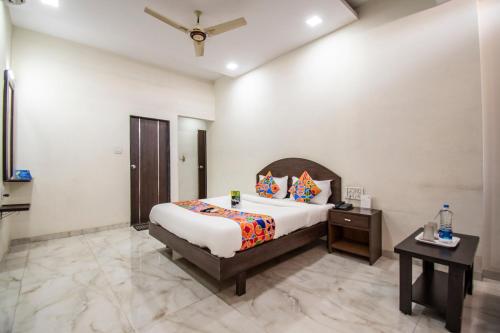 B&B Nashik - FabHotel Sahara Inn Nashik - Bed and Breakfast Nashik