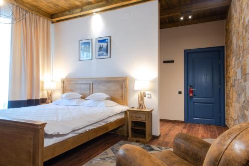 KABAN BOUTIQUE HOTEL - 5Star Central Villa in Vatra Dornei, Crucea