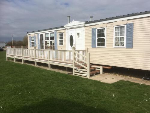 Golden palm resort skegness 5