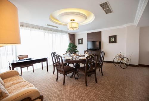 Chinar Hotel & Spa Naftalan