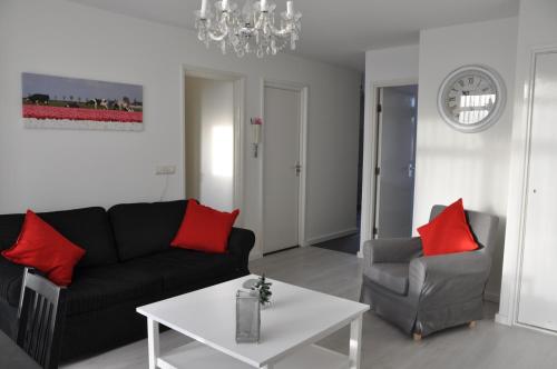 Schelvis Apartments - image 3