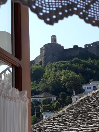 Cico Hostel &private room, Gjirokastër