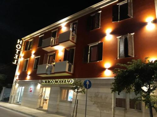 Hotel Moderno 5