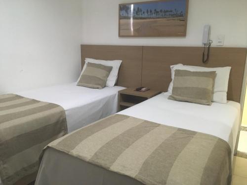 Standard Twin Room image 2