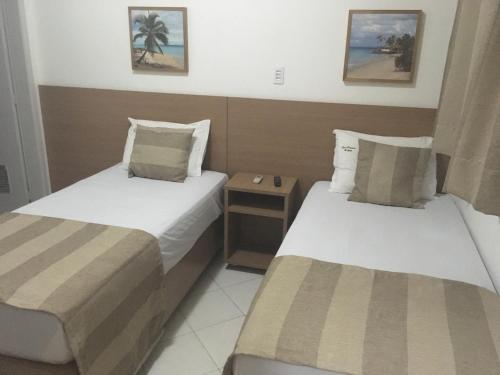 Standard Twin Room image 3