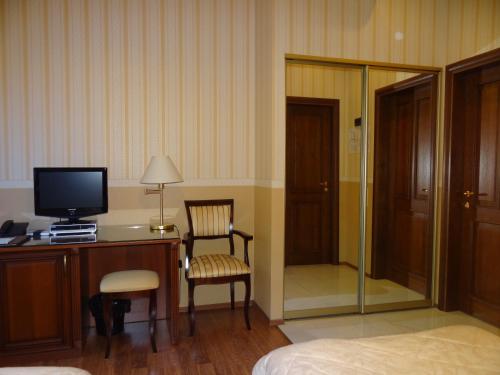 Kamerdiner Hotel - image 5