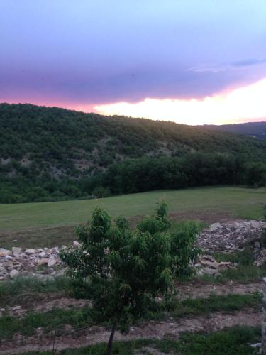 La Roulotte CLERELU - Du domaine des Ramonets - Location saisonnière - Cahors