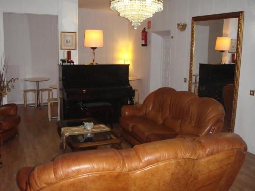 Hostal Riesco - image 12