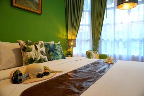 room detail thumbnail 1