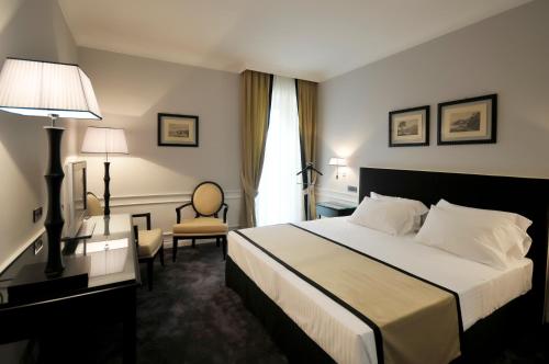 Grand Hotel Oriente Set in a prime location of Naples, Grand Hotel Oriente puts everything the city has to offer just outside your doorstep. The hotel offers a wide range of amenities and perks to ensure you have a great