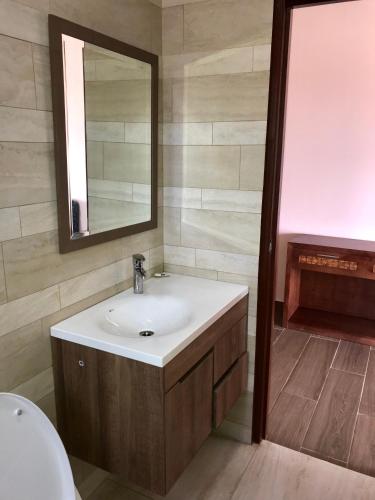 Cozy Apartment,2minutes to hotels, Ritz Carlton, Palm beach