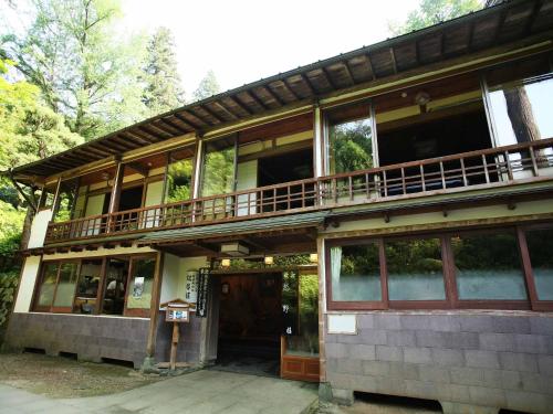 Shokinkan - 출입구