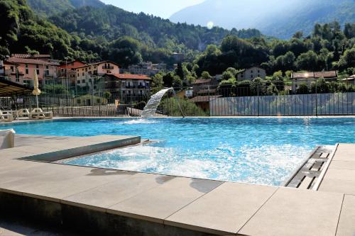 Peldbaseins, Hotel Oasi Verde in Prestine