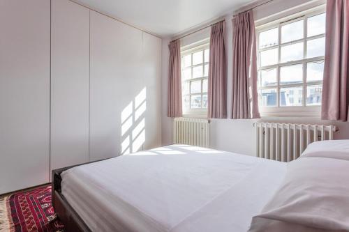 Rutland Mews South by Onefinestay