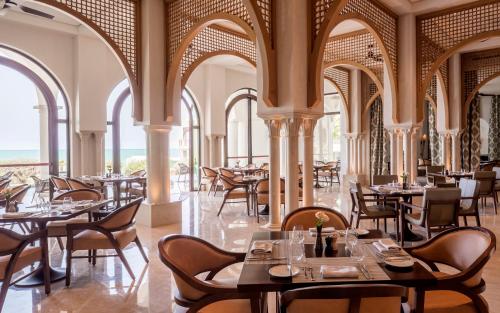 Εστιατόριο, Four Seasons Hotel Tunis in Γκαμάρθ