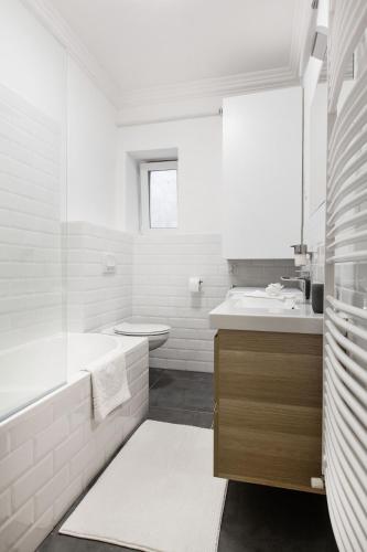 NY7 Apartment in downtown - image 4