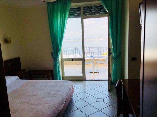Triple Room with Sea View