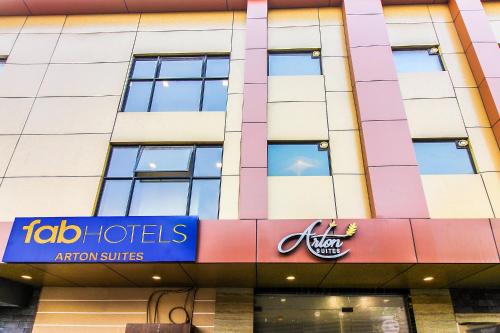 

OYO 9996 Arton Suites