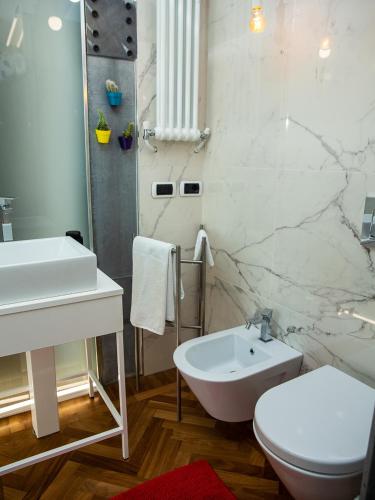 Room In Roma Isole - image 8