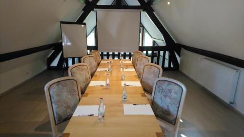 Logis Hotel Le Relais De La Poste Restaurant Le Fil du Temps - 편의 시설/서비스