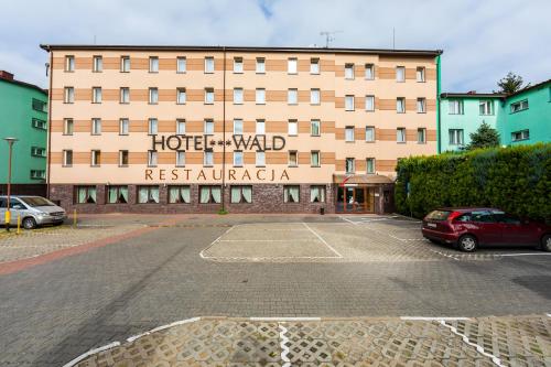 Hotel Wald – Warsaw, FL