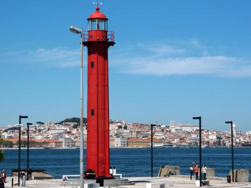 Cacilhas Guest Apartments - image 9