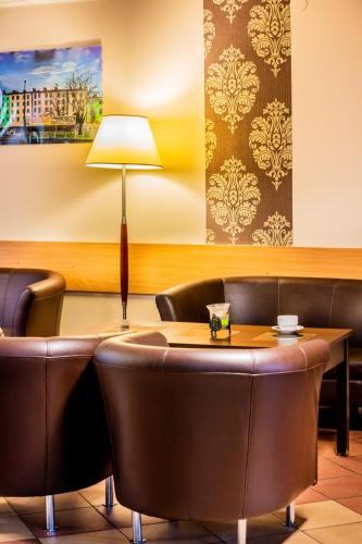 Hotel Wald – Warsaw, FL