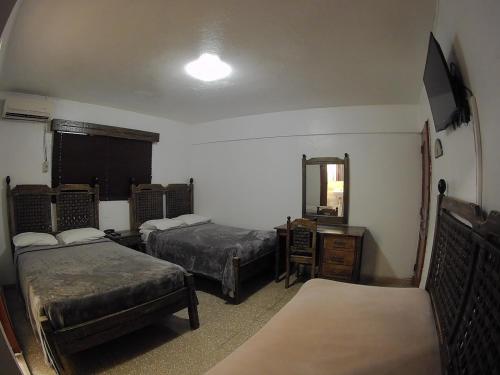 2 double beds