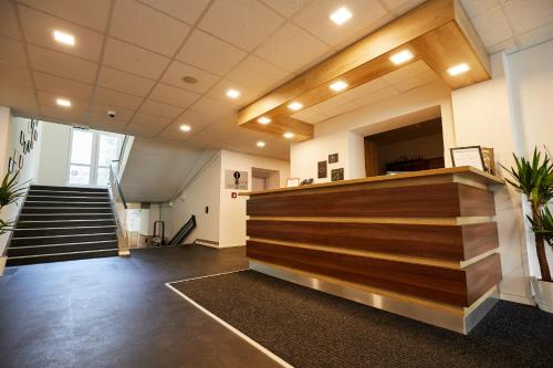 University Hotel - image 12