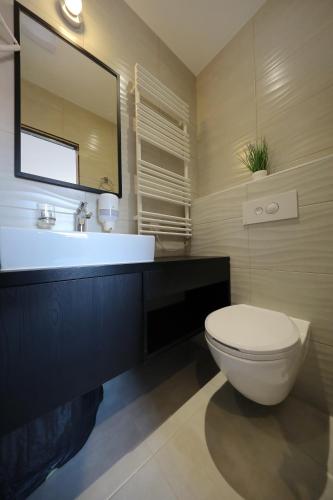 Downtown Boutique Hostel - image 13