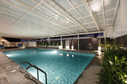 Piscina, Ginger Kochi, MG Road in Kochi