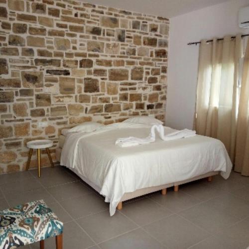 Antonios 1 - image 12