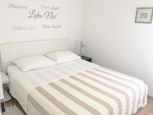 Apartment Sol - 5m from the sea, Drašnice (fotografie 10)