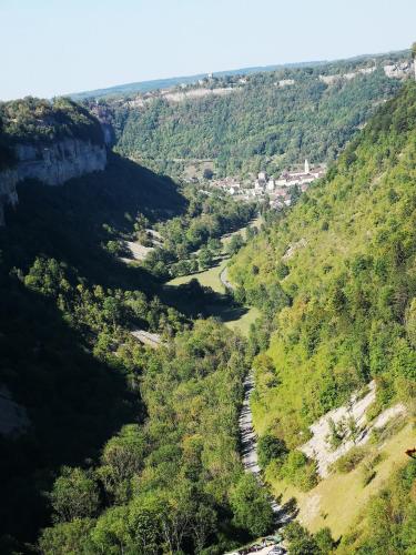 Maison avec dépendance insolite et Spa privé gîte à louer Moiron