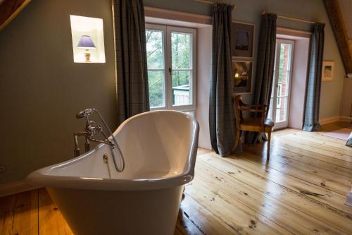 Létesítmények, meinsachsenwald forsthaus friedrichsruh in Aumuhle