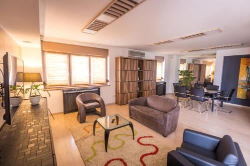 HostGost at BAMS (Private Spa included) - image 5