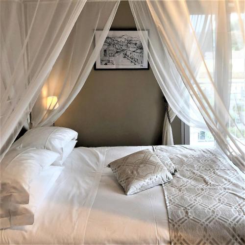  B&B Baronia Luxury Rooms, Pension in Castel Baronia