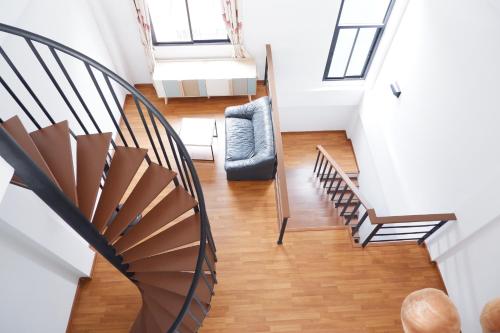 Duplex home near IMPACT Arena Exhibition Centre