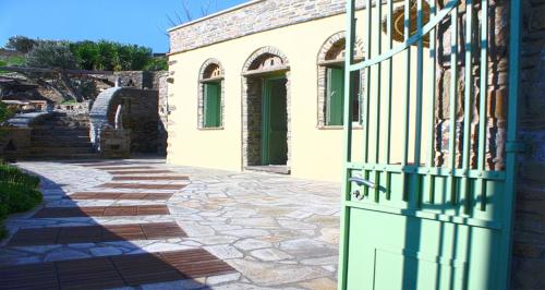 Entrance, Villa Tripotamos in Tinos