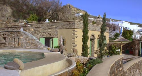 Exterior view, Villa Tripotamos in Tinos