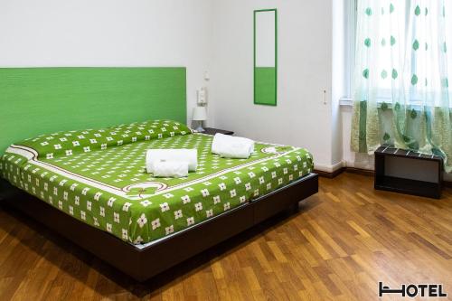 Classic Triple Room image 9
