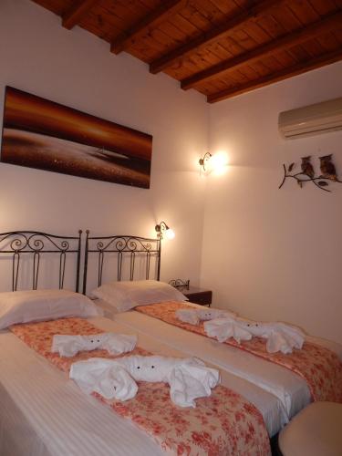 Tinos Suites & Apartments