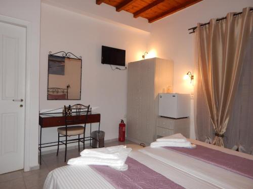 Tinos Suites & Apartments