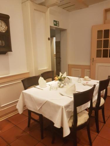 Hotel Restaurant Knechtstedener Hof - image 3