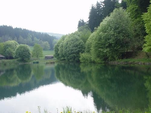松呐黒木膳食公寓酒店