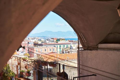 Neapolitan House, Naples